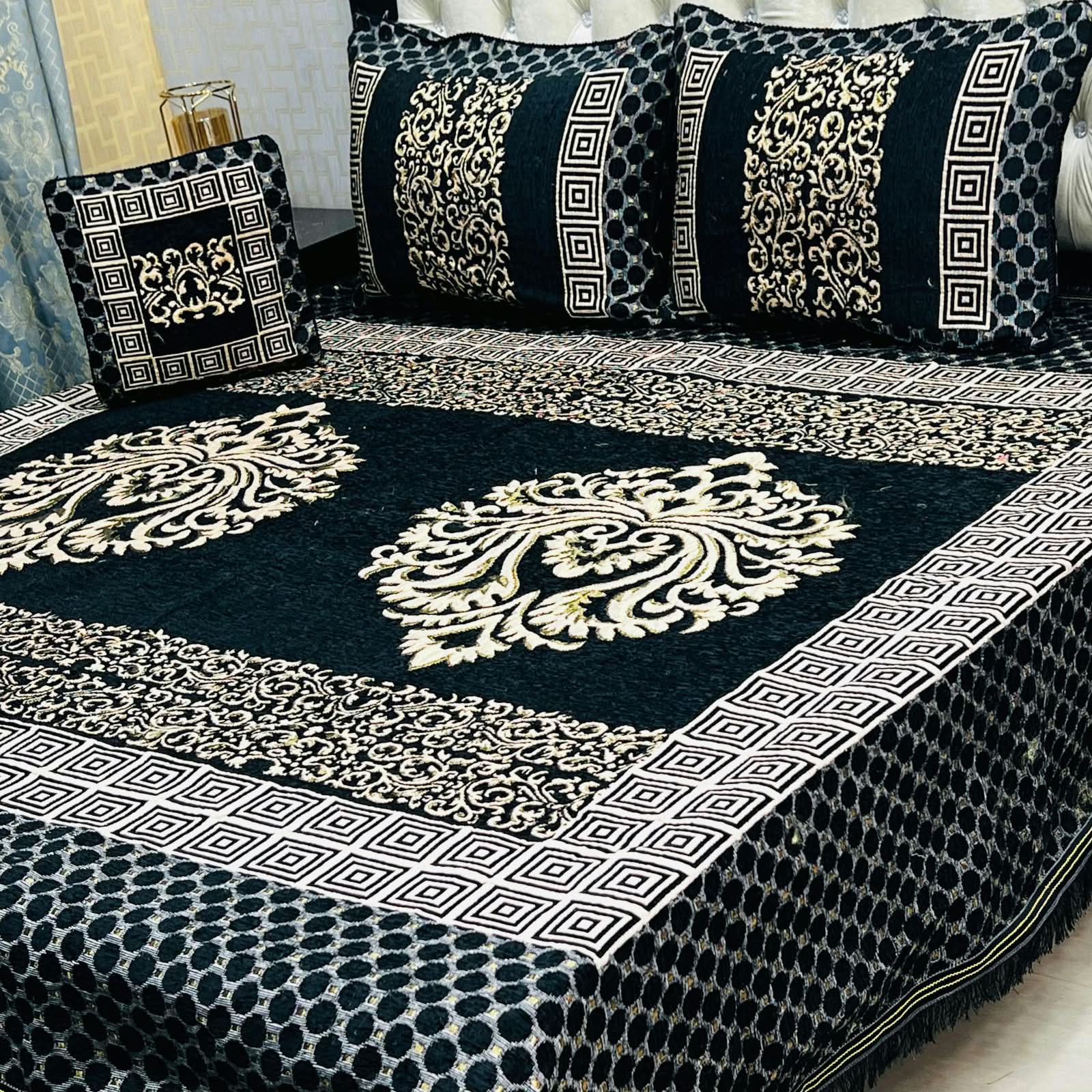 Velvet Jacquard Bedsheet